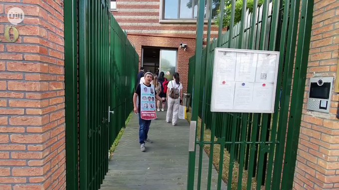 اعتقال إيجوري احتج على إخفاء عائلته من أمام السفارة الصينية بهولندا