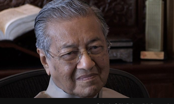 مهاتير محمد: اتفاق التطبيع الإماراتي يجزِّئ العالم الإسلامي إلى فصائل متناحرة