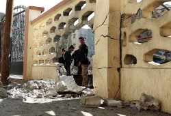 5 شهداء و20 جريحا في هجوم صاروخي للحوثيين يستهدف مسجدا وبئرا في "مأرب"