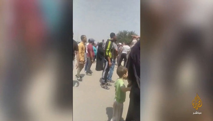 أهالي الدويقة ينضمون لمظاهرات المصريين تنديدا بقرارات "السيسي"