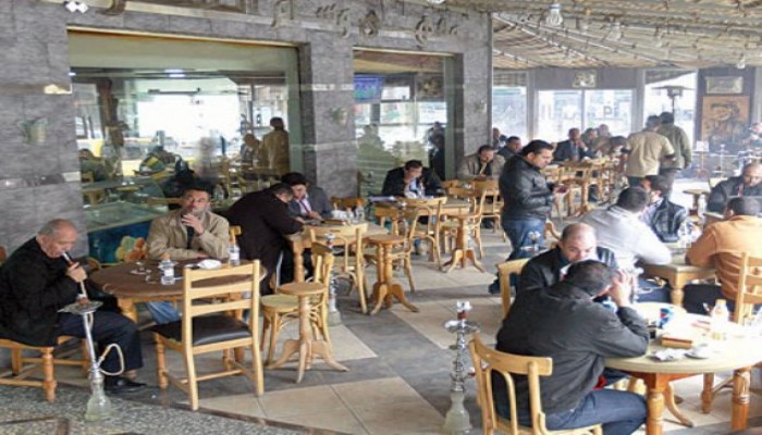 سخرية واسعة من غلق المقاهي.. ونشطاء: السيسي وعصابته مرعوبين