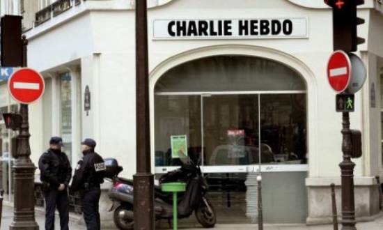 تشجيعا لإساءتها للإسلام.. 100 منصة إعلامية تتضامن مع شارلي إيبدو!