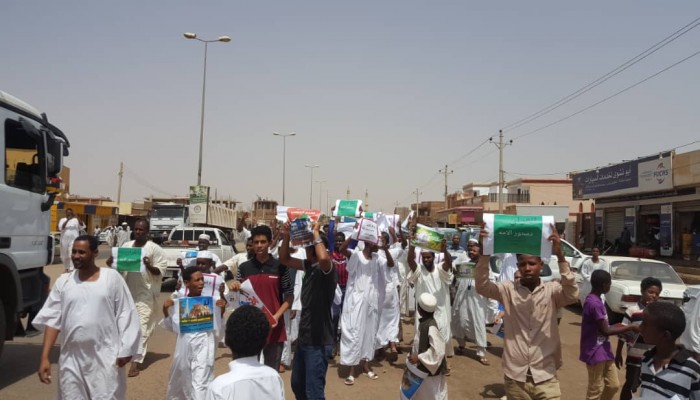 الربيع العربي| نتنياهو يتعجّل حشر "دحلان" بمنظمة التحرير والإضرابات تنتشر في السودان