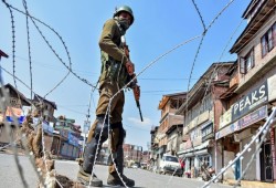 باكستان تدعو لإعطاء كشمير حق تقرير المصير.. والهند ترد ببيع أراضيها للهندوس