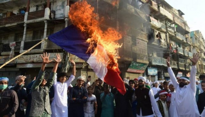 رفضا للإساءة للنبي.. تظاهرات ببريطانيا وباكستان والمسجد الأقصى ينتفض