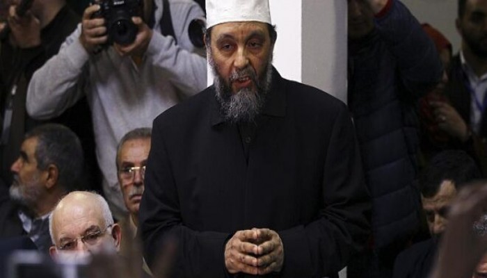 عشية الاستفتاء على تعديلات الدستور.. إسلاميو الجزائر يدعون للتصويت بـ "لا"