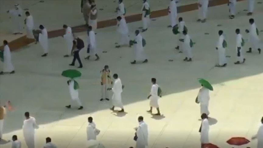 لأول مرة منذ كورونا.. السعودية تفتح الباب جزئيا لمعتمري الخارج