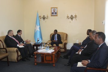 الصومال تتهم القاهرة وأبوظبي بالتدخل لإيقاعها بفخ التطبيع