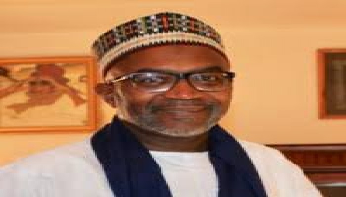 وزير سنغالي سابق يعيد لفرنسا وسام شرف.. دفاعًا عن النبي