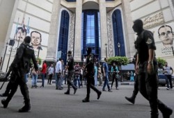 مطالبات بالإفراج عن الصحفيين المعتقلين ومأساة للمعتقلين بالعقرب