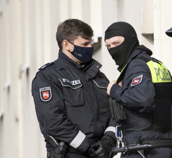 دراسة: خلل هيكلي بالشرطة الألمانية.. والعنصرية والإسلاموفوبيا تجتاحان أوروبا