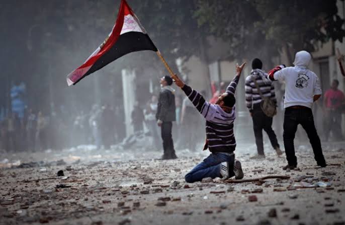 نشطاء يدنشنون هاشتاج: #الثورة_قادمة"