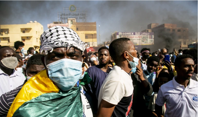 مظاهرات غاضبة بالسودان وقوات الأمن تعتدي على المتظاهرين