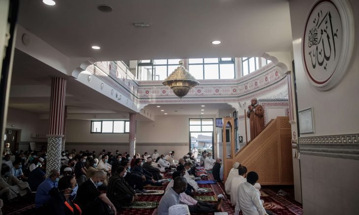 موقع فرنسي: ميثاق تأطير الأئمة مُخَطّط للسيطرة على الدين الإسلامي