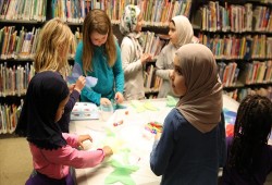 فرنسا.. إغلاق مدرسة بتهمة "الانفصالية" لسماحها بارتداء الحجاب