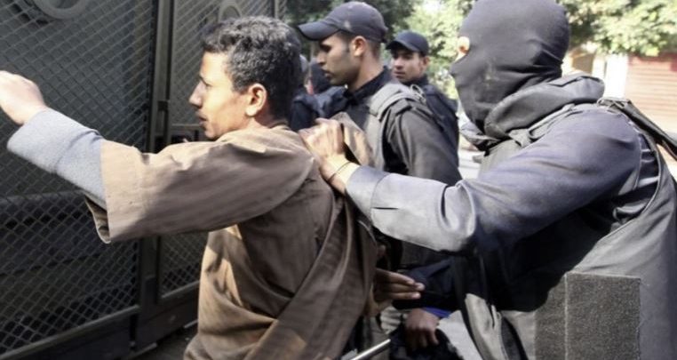 شرطة الانقلاب تعتقل 4 مواطنين بالبحيرة وتواصل إخفاء الماحي قسريا