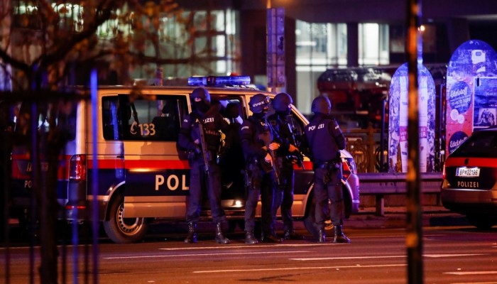 أسرة فلسطينية تتعرض للترويع بالنمسا على يد الشرطة