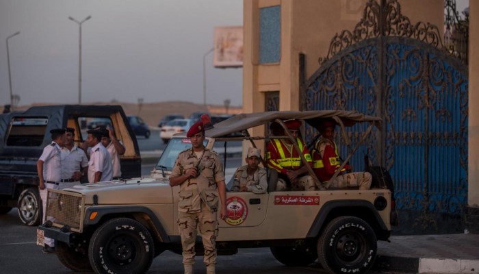 عصابة الانقلاب تواصل التنكيل بضباط الجيش المحتجزين بالسجن الحربي