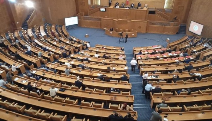 تونس.. البرلمان يمنح الثقة للتعديل الحكومي