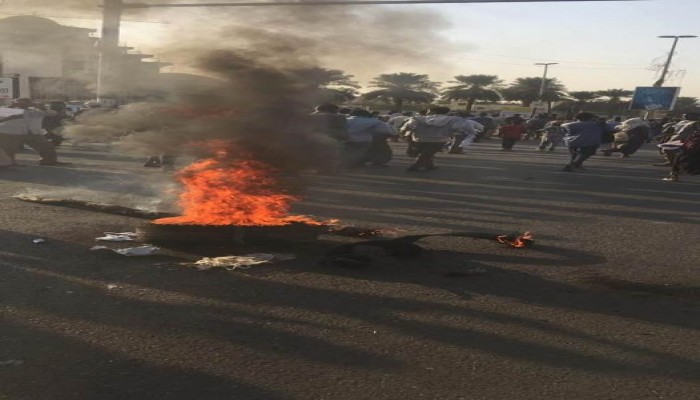 السودان.. مظاهرات تطالب بإسقاط الحكومة وتندد بالانهيار الاقتصادي