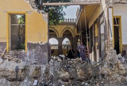 "بلدوزر" الانقلاب يواصل هدم الآثار ويصل مقابر السيدة عائشة