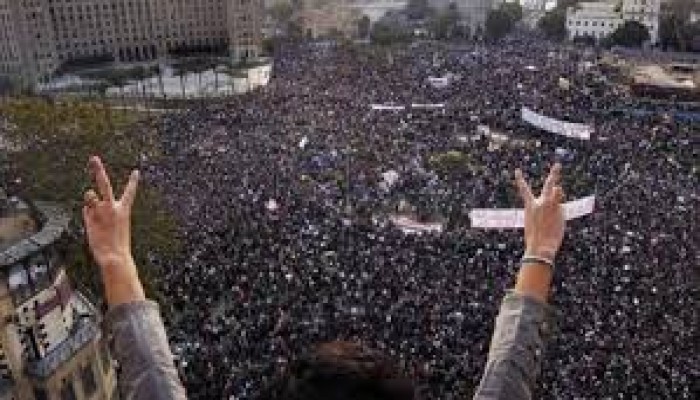 شباب 25 يناير لـ “الجارديان”: لن نستسلم والثورة هي الأمل