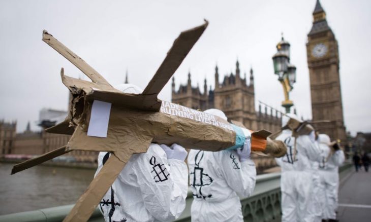 مشرعون أمريكيون يطالبون بريطانيا بوقف التواطُؤ في الحرب السعودية باليمن