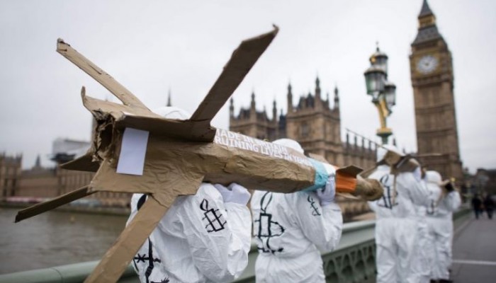 مشرعون أمريكيون يطالبون بريطانيا بوقف التواطُؤ في الحرب السعودية باليمن