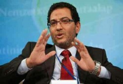 قضاء الانقلاب يدرج الدكتور عبد الله شحاتة و20 آخرين على قوائم الإرهاب