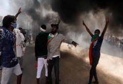 السودان.. مظاهرة تطالب بإسقاط الحكومة بشقيها العسكري والمدني