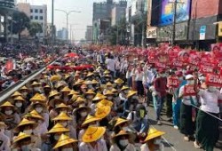 المظاهرات تتصاعد ضد الانقلاب العسكري في ميانمار