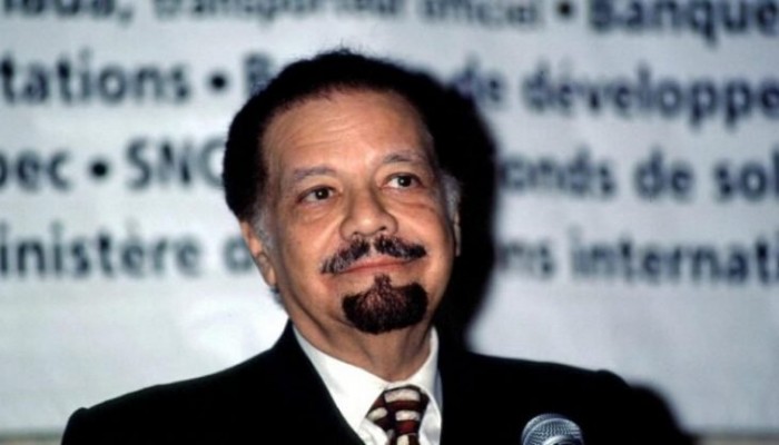 وفاة أحمد زكي يماني وزير البترول السعودي الأسبق