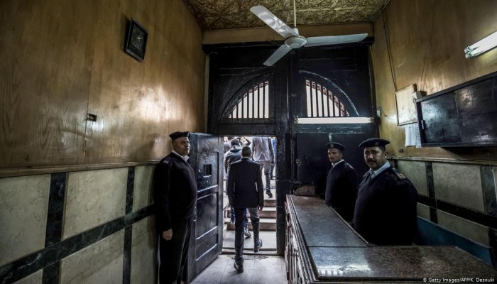 معتقل سابق يروي تفاصيل مروّعة داخل سجون الانقلاب