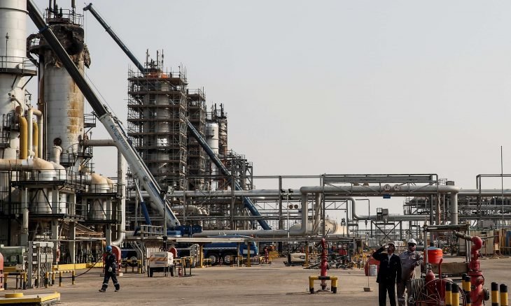 جماعة الحوثي تقصف مصفاة لشركة أرامكو السعودية