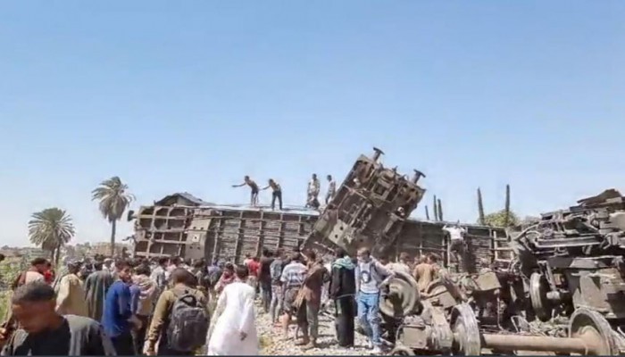 نشطاء يردون على مزاعم وزير نقل الانقلاب والذباب الإلكتروني وهاشتاج #الإخوان