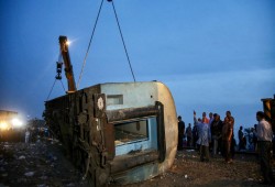 مطالبات برحيل السيسي بعد حادث قطار طوخ.. "#مش_قد_الشيلة_غور"