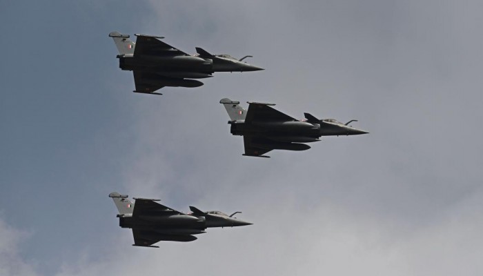 نشطاء يهاجمون شراء قائد الانقلاب طائرات "رافال" جديدة بـ 4 مليارات يورو