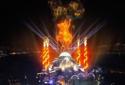 في ذكرى فتح القسطنطينية.. إسطنبول تتزين بصورة السلطان محمد الفاتح