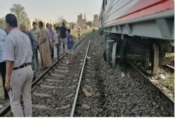 حوادث السكة الحديد مستمرة.. خروج قطار القاهرة ـ أسوان عن القضبان بـ"بني سويف"