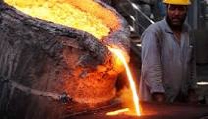 شركة الحديد والصلب.. تعيين مدير للتصفية والأمن يفض اعتصام العمال