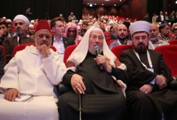 "علماء المسلمين" ينفي إشاعات دعم منصور عباس ويؤكد مساندة الاتحاد لفلسطين