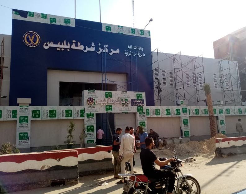 قسم بلبيس بالشرقية.. إهانات وتعنت مع أسر المعتقلين يقودها الضابط أكرم