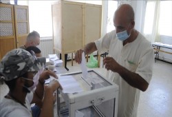 القره داغي ينتقد "ازدواجية معايير" الإعلام في انتخابات برلمان الجزائر