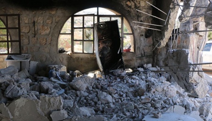 سورية.. النظام يجدد القصف على إدلب ويوقع جرحى بينهم أطفال