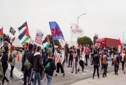 مظاهرة لمنع سفينة صهيونية من تفريغ حمولتها بميناء نيوجرسي