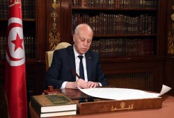 نيويورك تايمز تفضح دكتاتورية قيس سعيد في لقائه مع الصحفيين