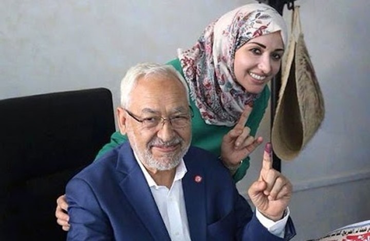 سمية الغنوشي ترد على إشاعات بحقها وتتهم أبو ظبي والانقلاب في مصر