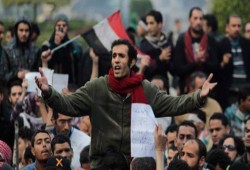 نشطاء مواقع التواصل: الحرية لهيثم محمدين