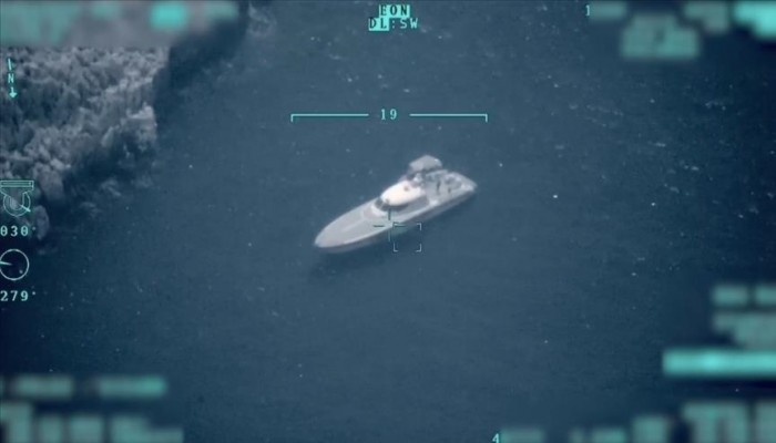 اليونان تترك مهاجرين للموت وخفر السواحل التركي ينقذهم