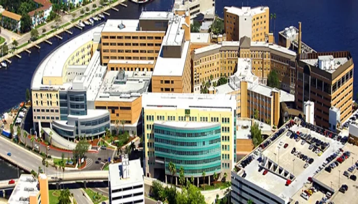 17 منظمة أمريكية تدين اتفاق شراكة بين مستشفى تامبا وشركات صهيونية